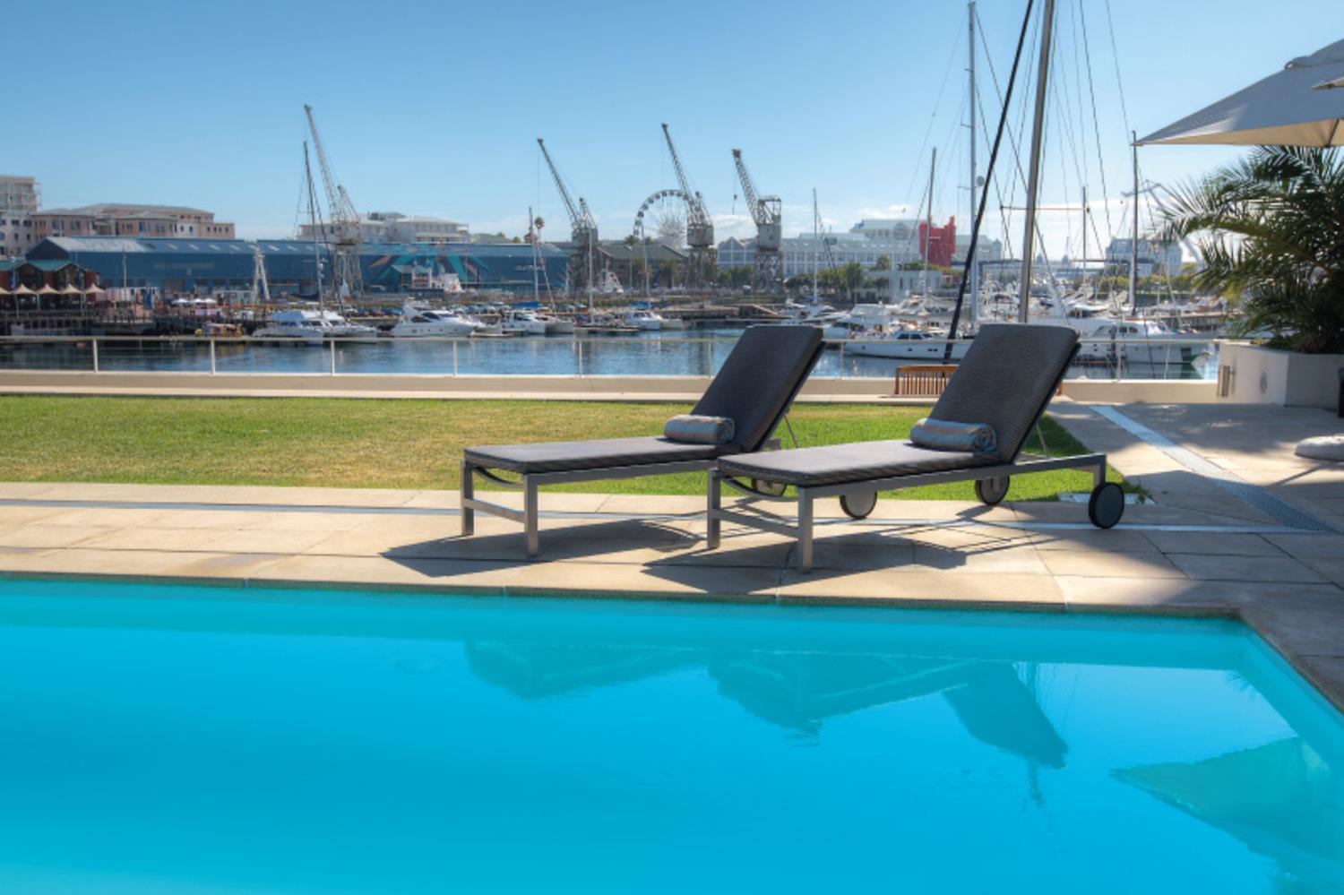 Precinct Corner Two Bedroom Waterfront - 511 Cape Town