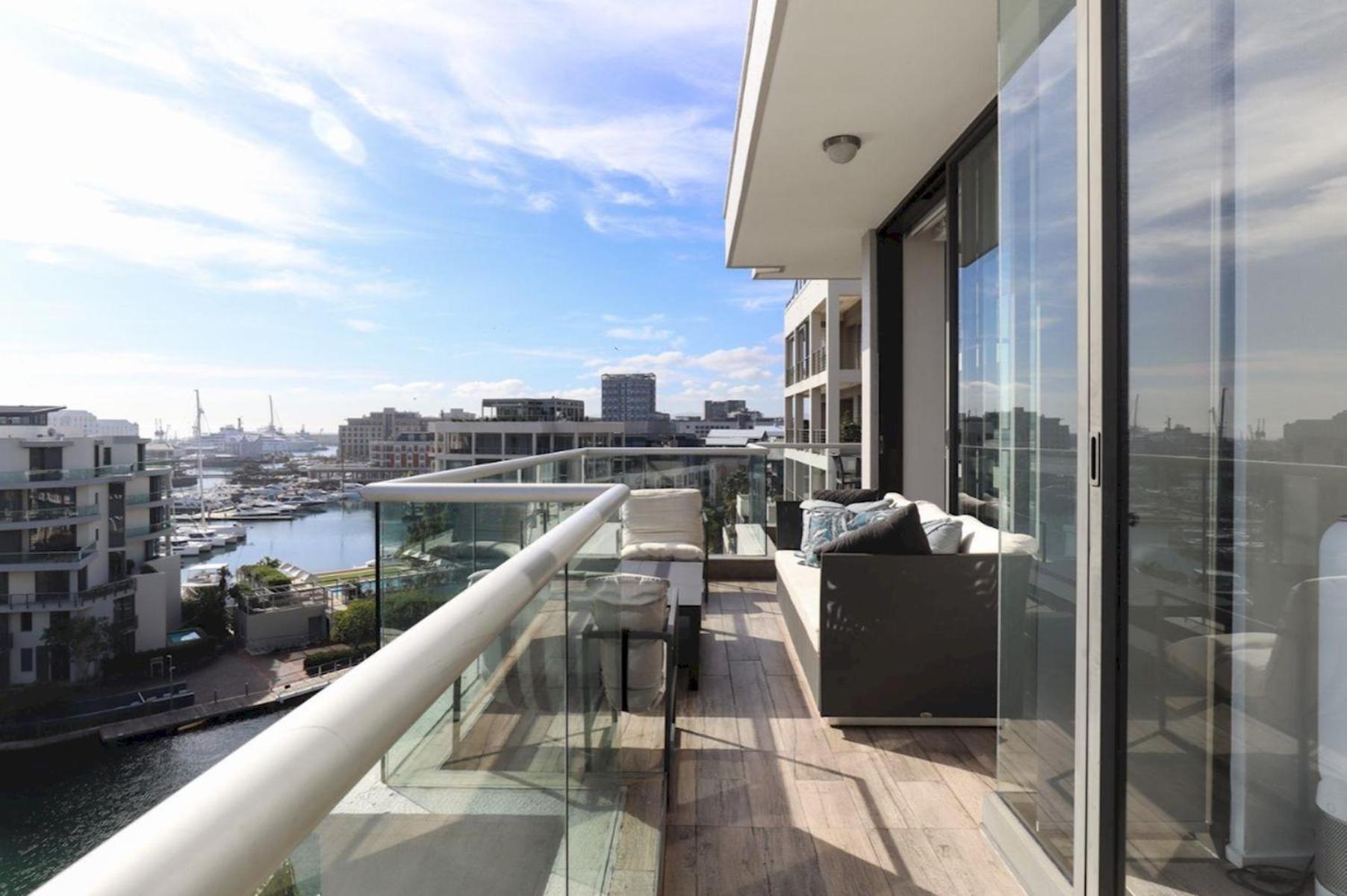 Precinct Corner Two Bedroom Waterfront - 511 * Cape Town