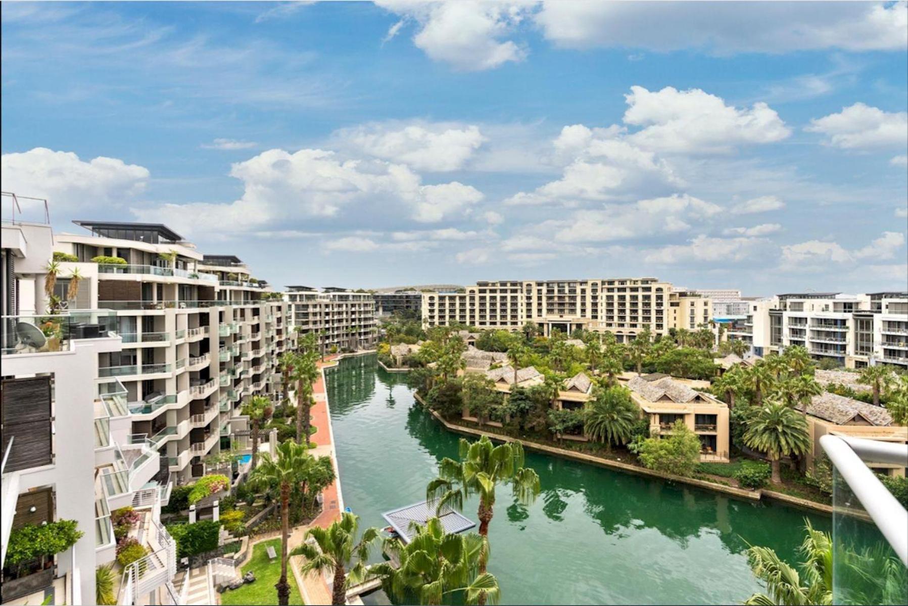 Apartment Precinct Corner Two Bedroom Waterfront - 511 *