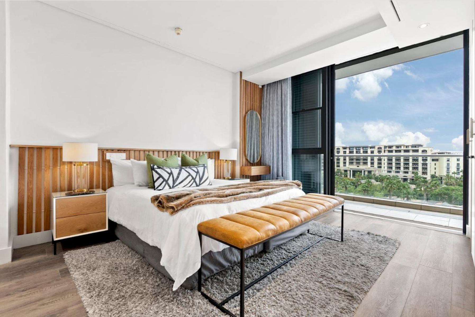 Apartment Precinct Corner Two Bedroom Waterfront - 511 Cape Town