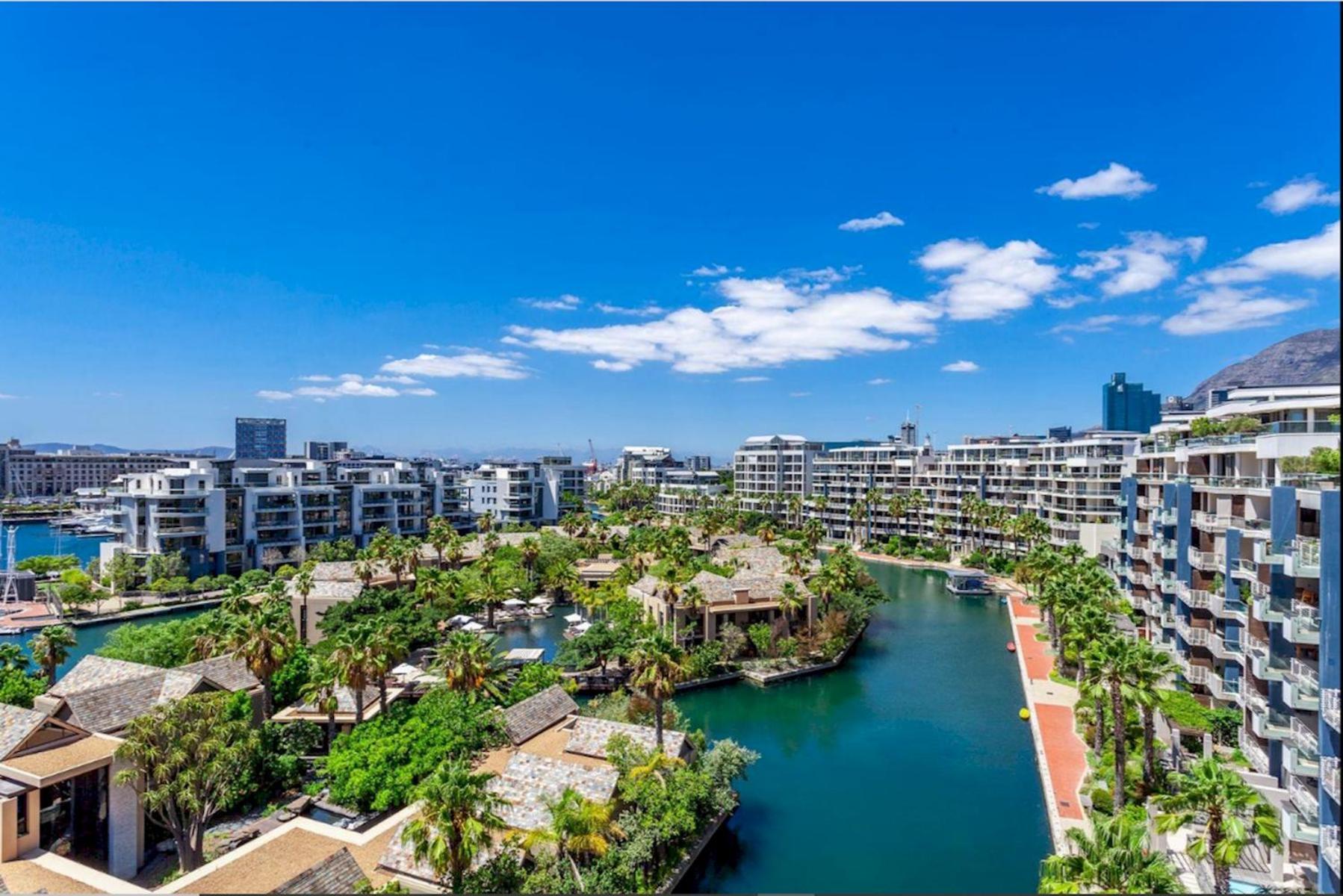 Precinct Corner Two Bedroom Waterfront - 511 Cape Town